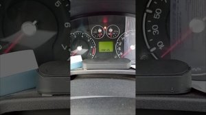 Ford Fiesta не сразу загорается циферблат с пробегом.