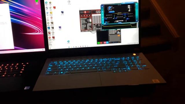 Razer Blade Pro 17 4k 120 hz RTX 2080 super max q vs Alienware m17r4 1080p 300 hz RTX 2070 super смотреть онлайн