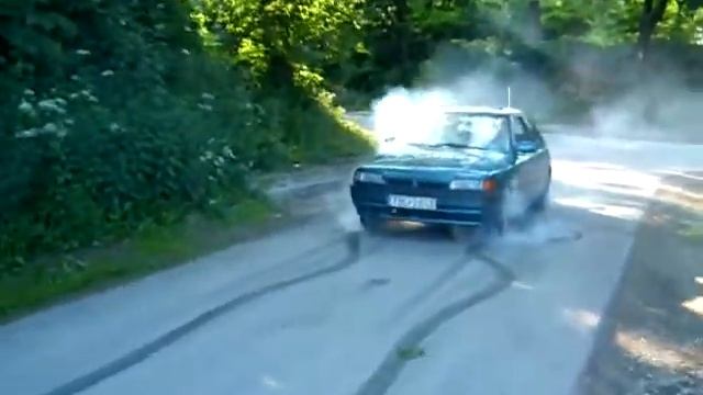 Mazda 323 1.3 podtlenek gazotu:) смотреть онлайн