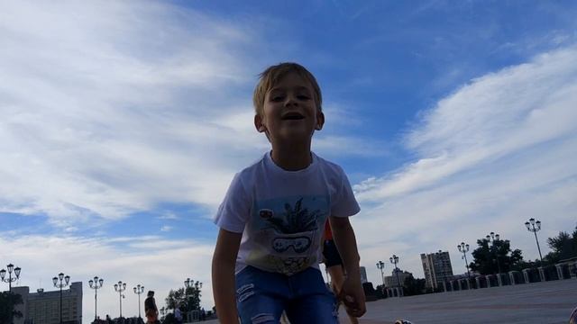 Крутой Челлендж на Гироскутере ! Видео для детей смотреть онлайн