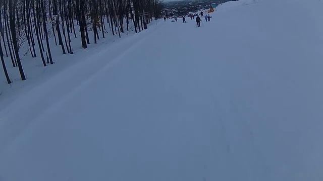 Роща - крутой спуск за лыжником смотреть онлайн