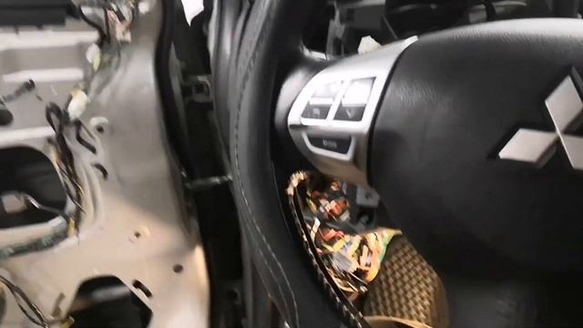 Электроскладные зеркала с повторителями на Mitsubishi Lancer X рестайл смотреть онлайн