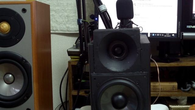 市販のスピーカー（YAMAHA　NS-120）と自作スピーカー２つ(同軸２ウェイ、コンクリートホーン２ウェイ）をを比較してみた。(AUDIOSTOCK 無料音源　シンセ系オーケストラEPIC系） смотреть онлайн