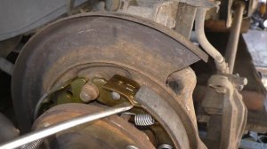 Замена задних колодок. Шевроле лачетти