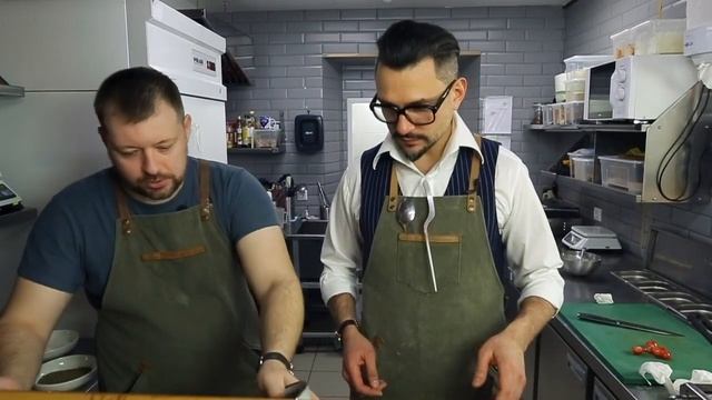 ШОУ «В ГОСТЯХ У ГАДОВ». РАПАНЫ С ШАМПИНЬОНАМИ VS ЧЕБУРЕКИ С КРЕВЕТКОЙ. ЧТО ВКУСНЕЕ? смотреть онлайн