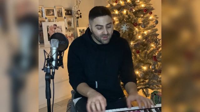 Аркадий Хоралов - Новогодние игрушки (кавер EGIAZAR) смотреть онлайн