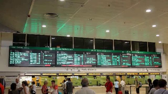 Barcelona Sants; station announcement for train to Sant Celoni (20130925) смотреть онлайн