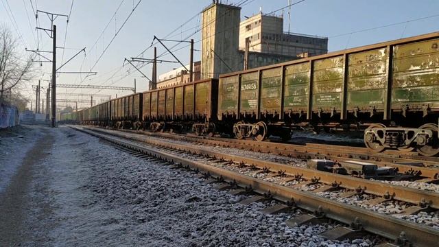 ВЛ11 М6 - 489 с грузовым составом следует к станции Запорожье 1 смотреть онлайн