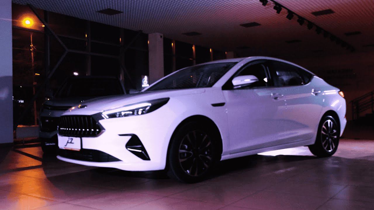 JAC J7 в нем есть ВСЁ! Обзор китайского лифтбэка смотреть онлайн