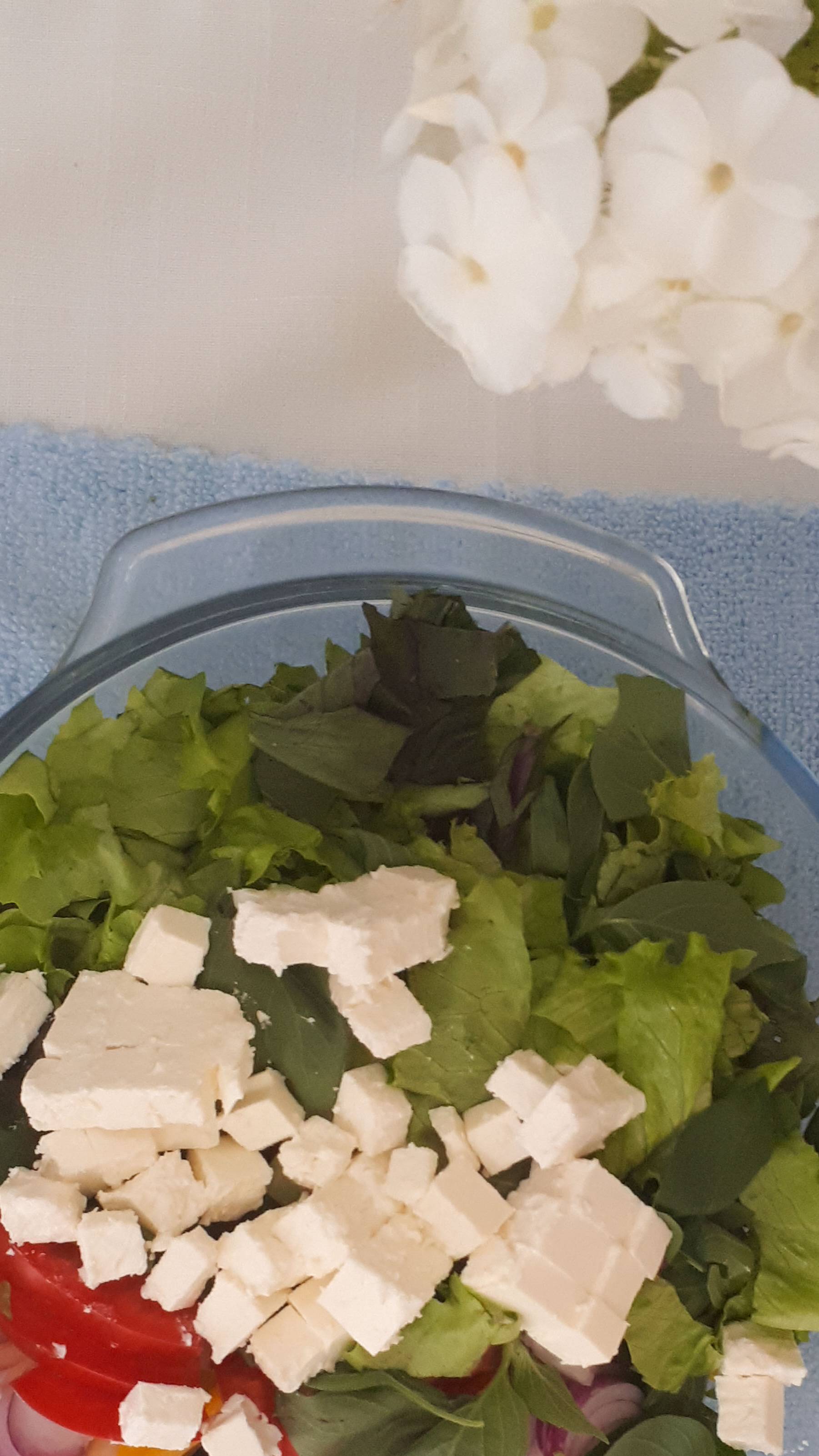 Самый вкусный салат. Греческий салат. Простые и вкусные салаты. Греческий салат – рецепт. смотреть онлайн