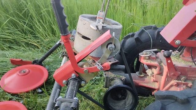 Мотоблок МТЗ с роторной косилкой заря в работе смотреть онлайн