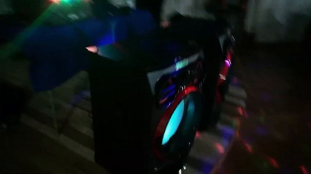 LG CK99 abalando a festinha e derrubando o galpão kkkkkk!!!! смотреть онлайн