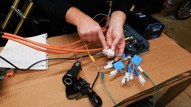 QS138 70h v3 & VOTOL EM 200 Controller Wiring and Hook up E-bike смотреть онлайн
