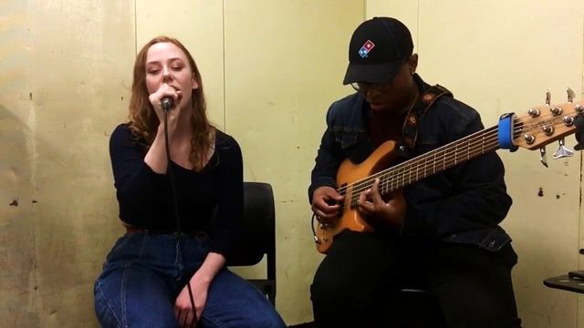 Paramore x Ain't It Fun w/ Ella Atkinson смотреть онлайн