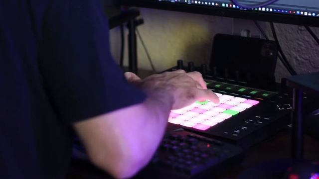 Here's a replay of S1gnsOfL1fe live for the DEF CON 29 Chillroom. смотреть онлайн