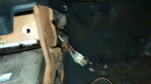 Мазда 323 f ba где находиться реле топливного насоса?