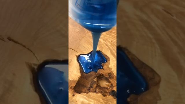 Epoxy table river! Стол из епоксидной смолой срез каповий смотреть онлайн