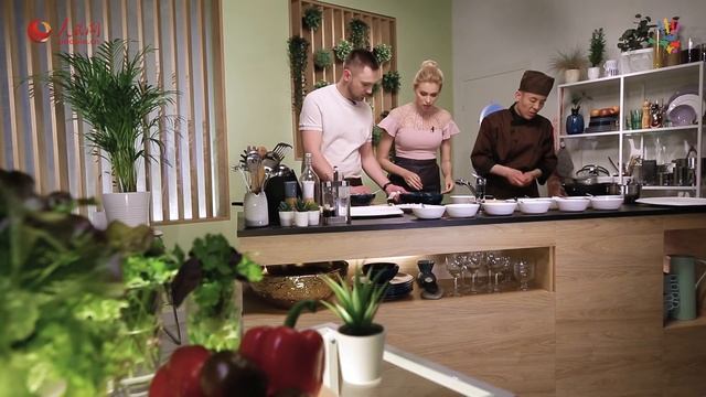 Китайская кухня на TV BRICS: «Жареное филе сибаса в устричном соусе» смотреть онлайн