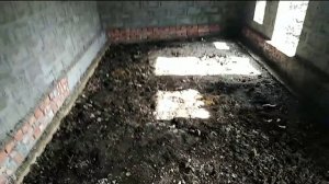 Какие полы должны быть в курятнике? Вариант от Смелого практика.