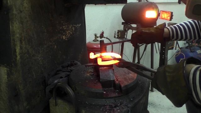 ПОДКОВА. Ковка подковы. Художественная ковка. Ручная ковка.