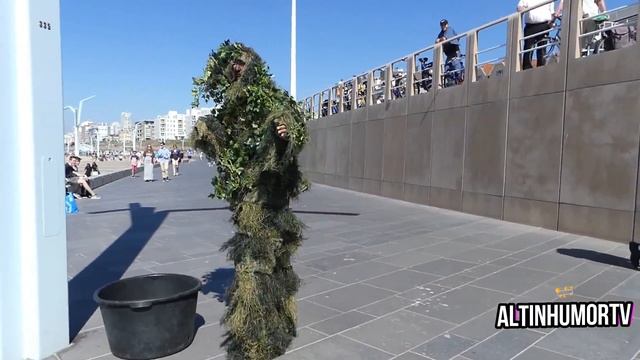 Прикол на Пляже ( Живой Куст ) смотреть онлайн