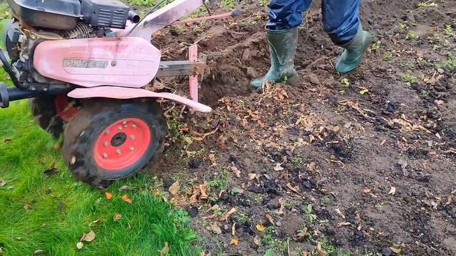 Как Пахать Огород фрезами, Плугом На Мини Tракторе - Мотоблоке смотреть онлайн