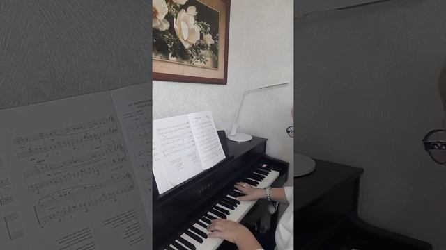 "Отцвели уж давно хризантемы в саду"Петь и играть смотреть онлайн