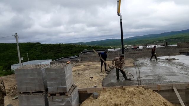 Льём бетон на плиту, марка 250 смотреть онлайн