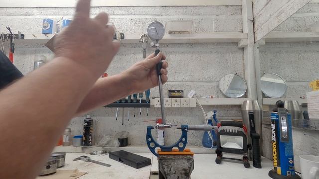 How To Use A Bore Gauge & Micrometer Metric (mm) | Measuring Honda Cafe Racer Barrels & Pistons | 1