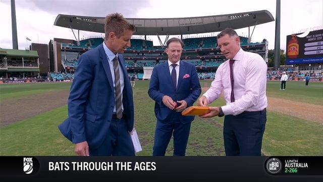 The evolution of the cricket bat - Mike Hussey & Mark Waugh test bats from every era I Fox Cricket смотреть онлайн