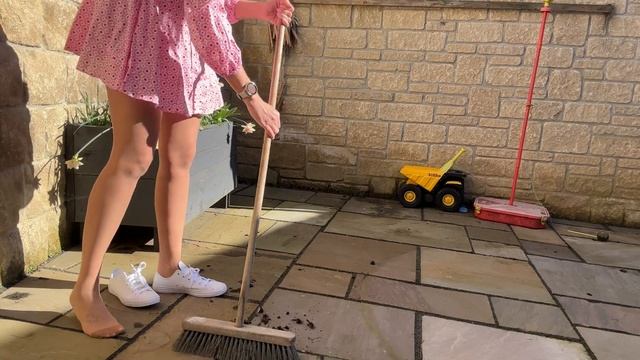 Clean With Me - Clean Out My Car and ASMR Sweeping The Patio - Outdoor Chores смотреть онлайн