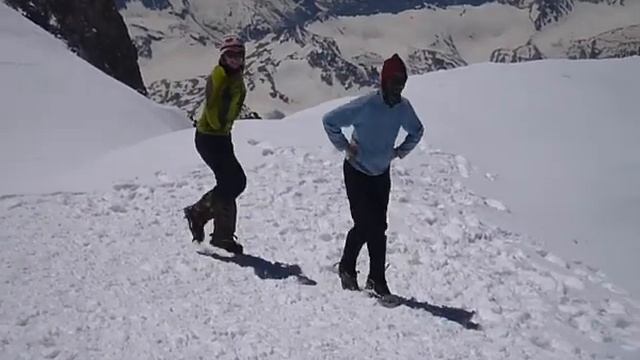 Танец, полька на вершине Эльбруса смотреть онлайн