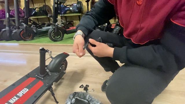 Как собрать сиденье на электросамокатах Kugoo M2/M4/M4 Pro/M5/Max Speed смотреть онлайн