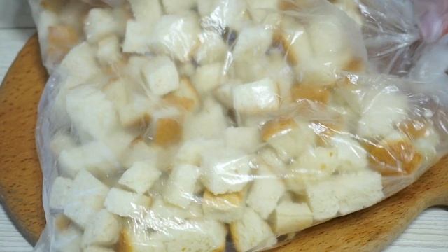 Чесночные сухарики 2 способа приготовления. смотреть онлайн