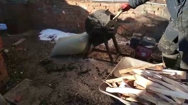 Щепорез с бензиновым двигателем смотреть онлайн