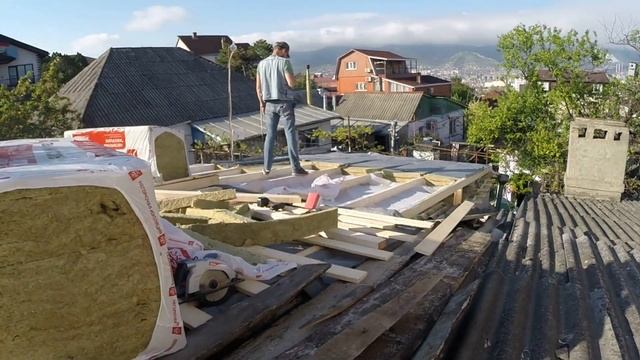 КАК ПОСТРОИТЬ КРЫШУ СВОИМИ РУКАМИ. Меняем шифер на металлочерепицу смотреть онлайн