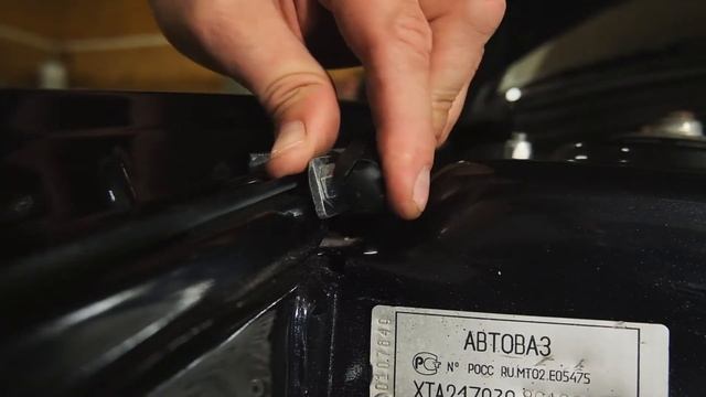 Пневмогидравлические упоры капота на Lada PRIORA смотреть онлайн