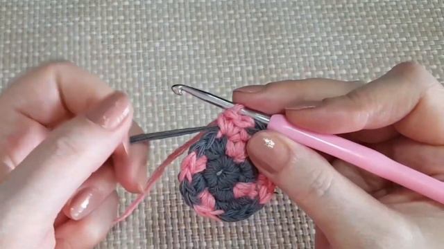 Обновляем табуретку! Чехол и сидушка: 2 в 1. Вязание крючком смотреть онлайн