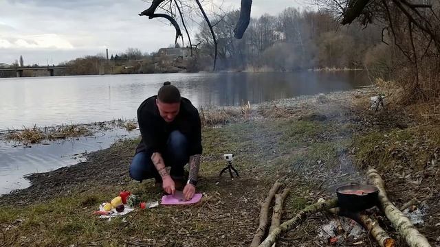 Шурпа для подписчика / как приготовить шурпу / шурпа в казане на костре смотреть онлайн