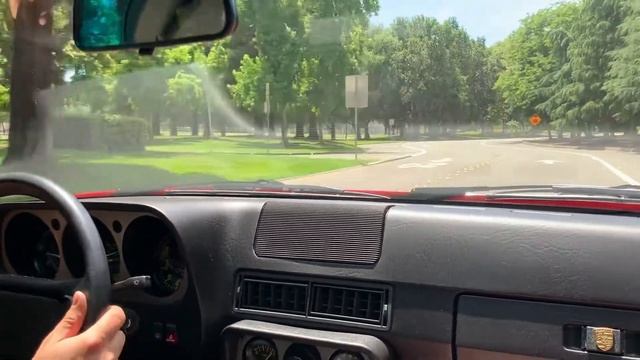1983 Porsche 944 Driving смотреть онлайн