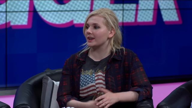 Abigail Breslin On Scream Queens смотреть онлайн