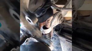 Замена шаровой ступицы  и стойки стабилизатора Mersedes w211.