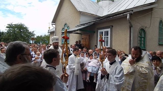 БОЖЕСТВЕННУЮ ЛИТУРГИЮ СЛУЖИТ ЭПИСКОП АНТОНИЙ . смотреть онлайн