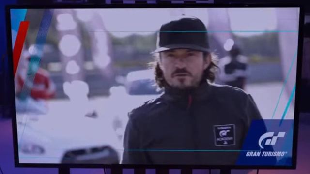 СИМУЛЯТОР ГОНОЧНОГО ФИЛЬМА смотреть онлайн