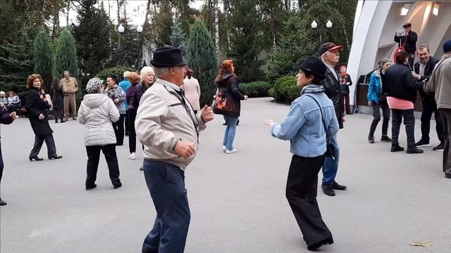 МНЕ БЫ ХОТЬ РАЗОК ВСЕГО ЛИШЬ НА ЧАСОК МОЮ ВЕСНУ НА ХУТОРОК смотреть онлайн