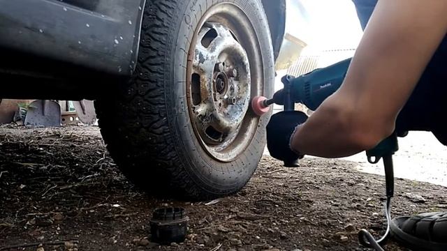 ВАЗ 2108 ЧЕРНЫЕ ШТАМПЫ - САМЫЙ ДОСТУПНЫЙ И ПРОСТОЙ СПОСОБ ОСВЕЖИТЬ ДИСКИ! смотреть онлайн