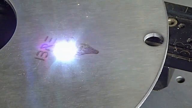 Лазерная гравировка на заготовках для кальяна на лазерном гравере GravMax смотреть онлайн