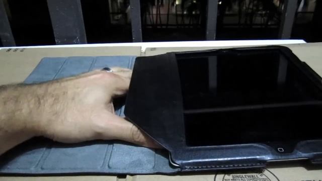 Tucano Cornice Leather Folio Case - The New iPad 3 смотреть онлайн