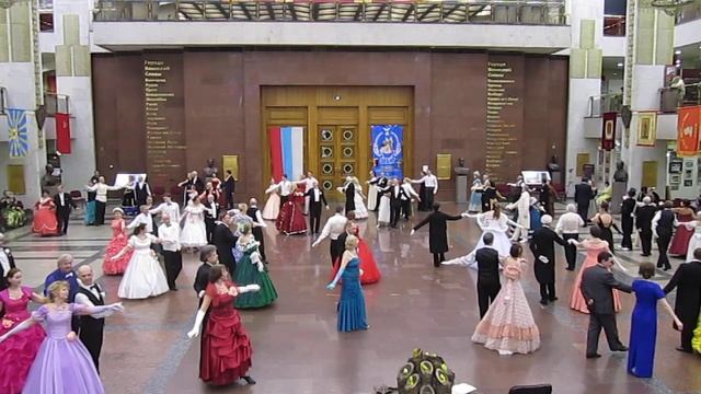 Вальс-гавот. Традиционный весенний бал в музее ВОВ 16 апреля 2017 г. смотреть онлайн