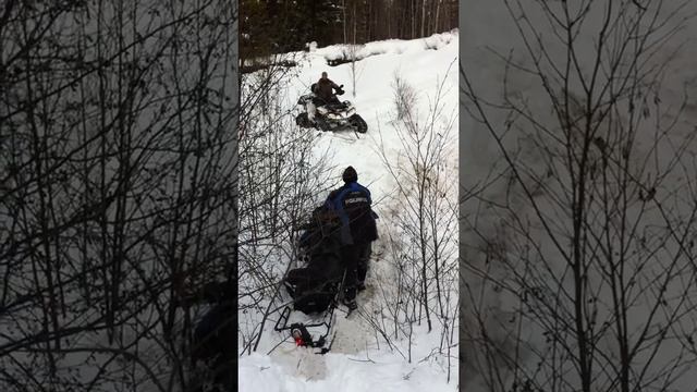 Bombardier Uplander vs. Polaris WideTrack смотреть онлайн